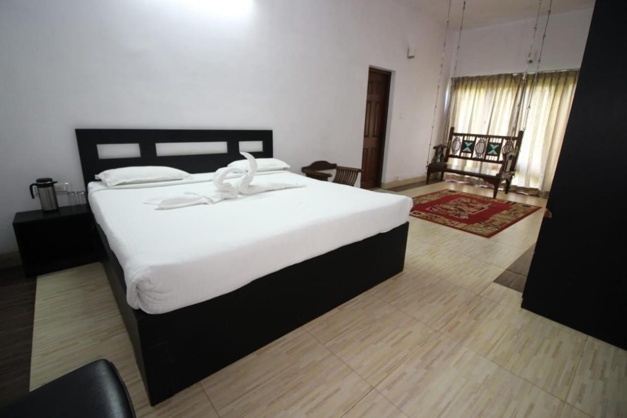 Mount N Mist Hotel อูตี ภายนอก รูปภาพ